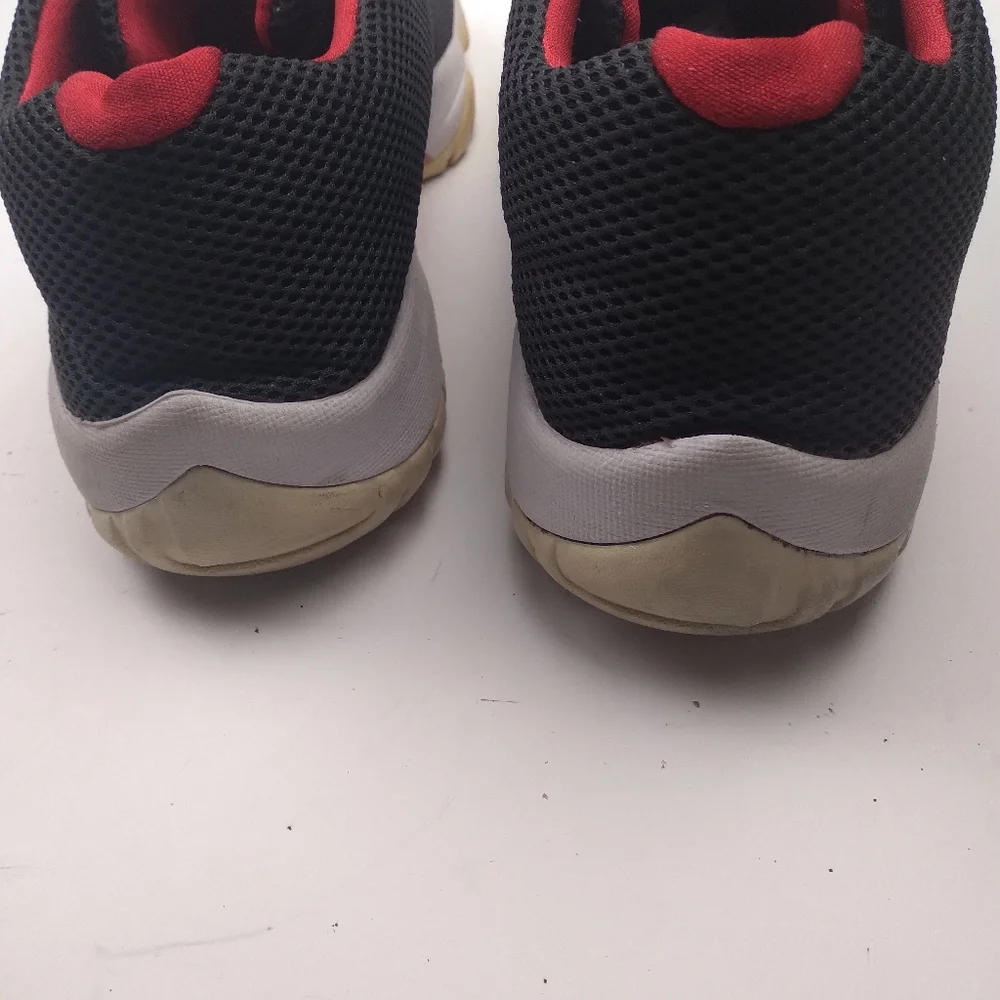 Jordan Future Black / Red size 13 low cut  Sneakers 718948-001.